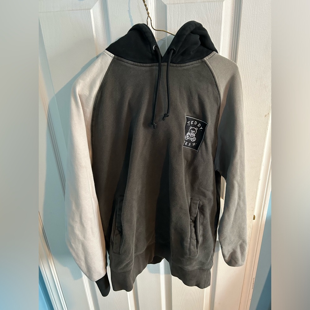 Teddy Fresh Men's Two-Tone Hooded Sweater - Charcoal & Cream